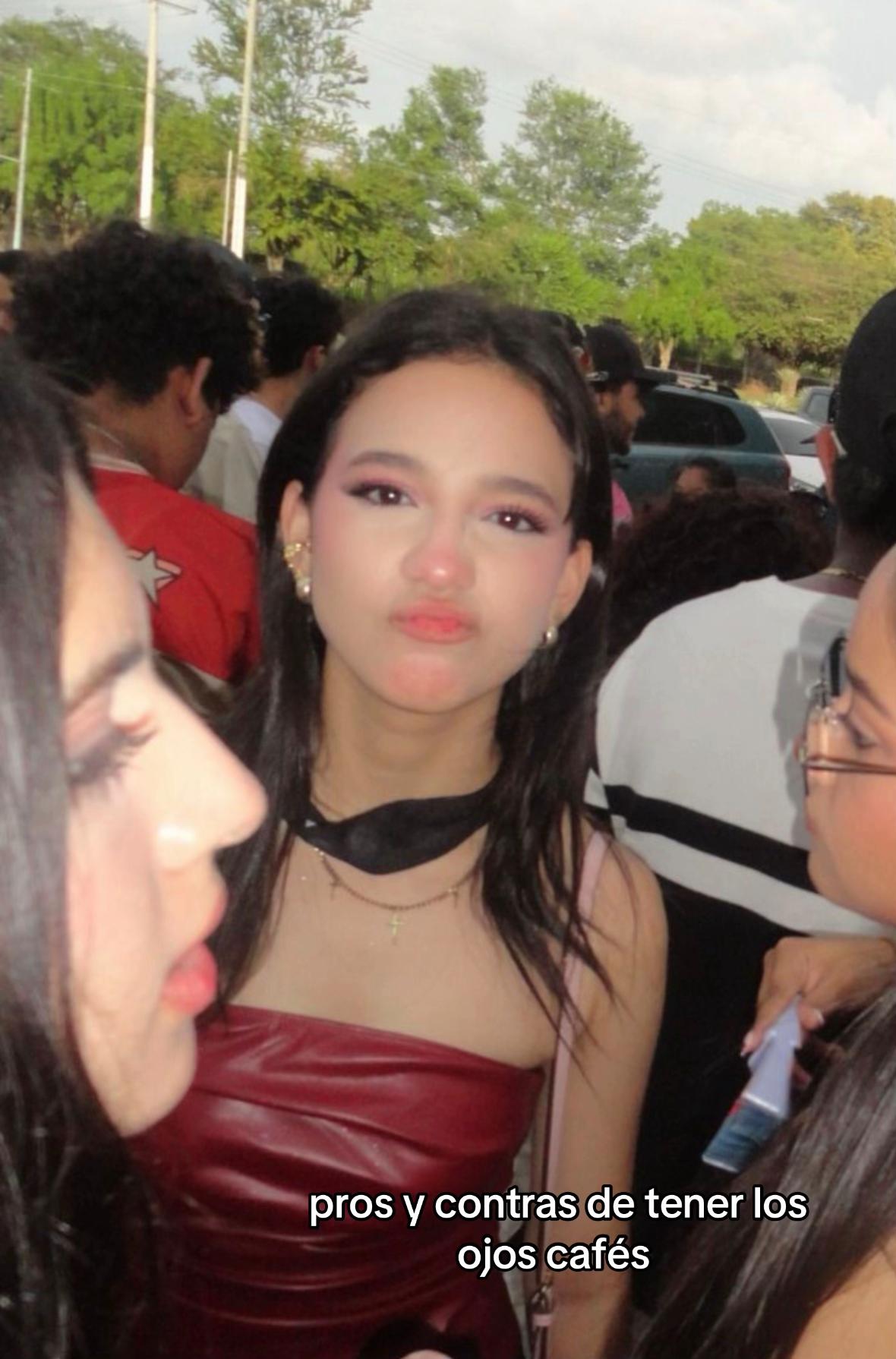 @Rebe <3