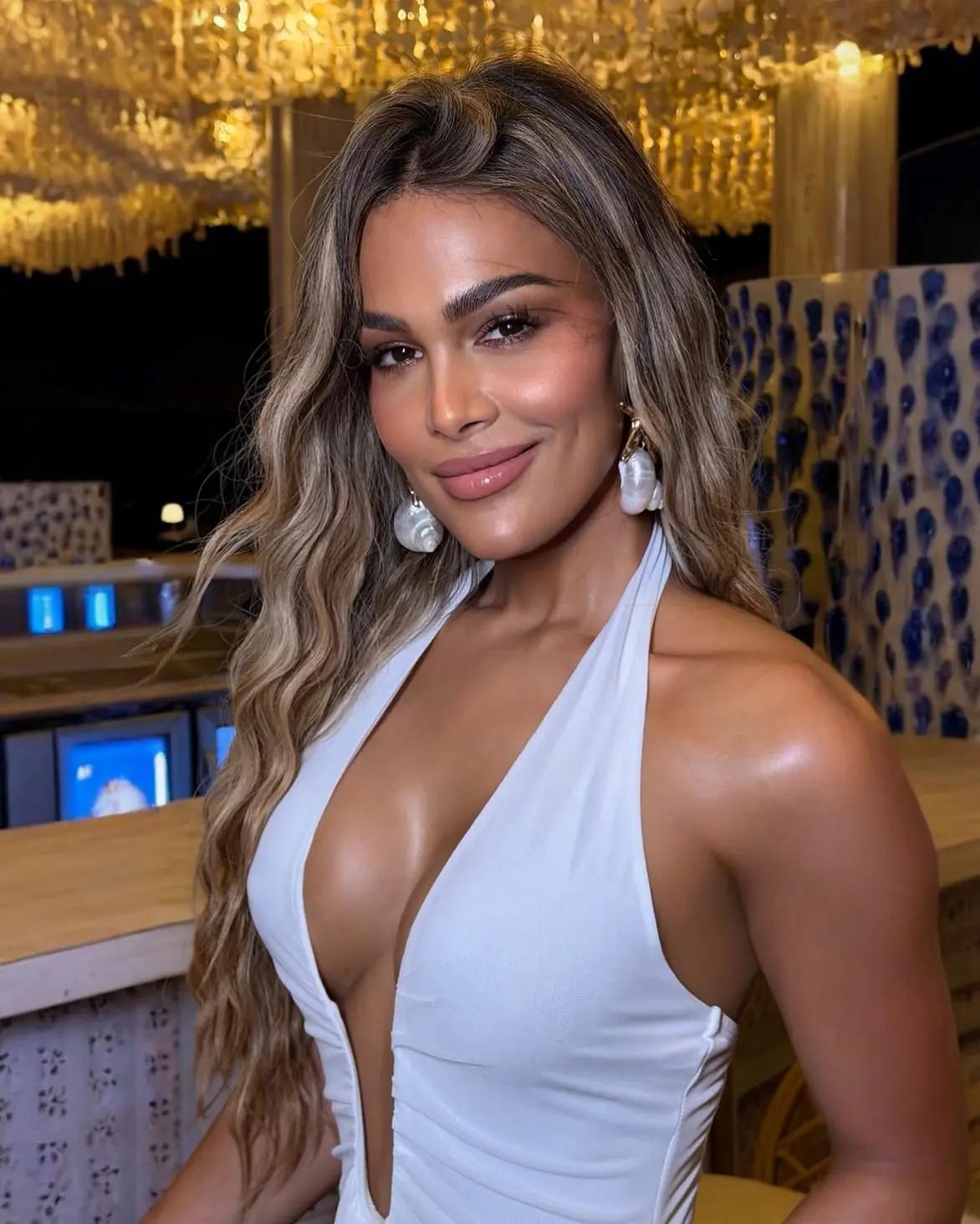 @Caroline aquino001