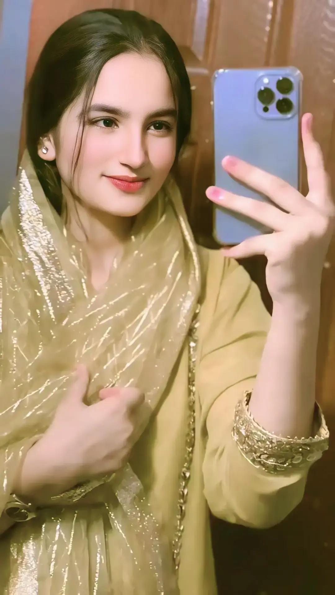 @Muneeba💞