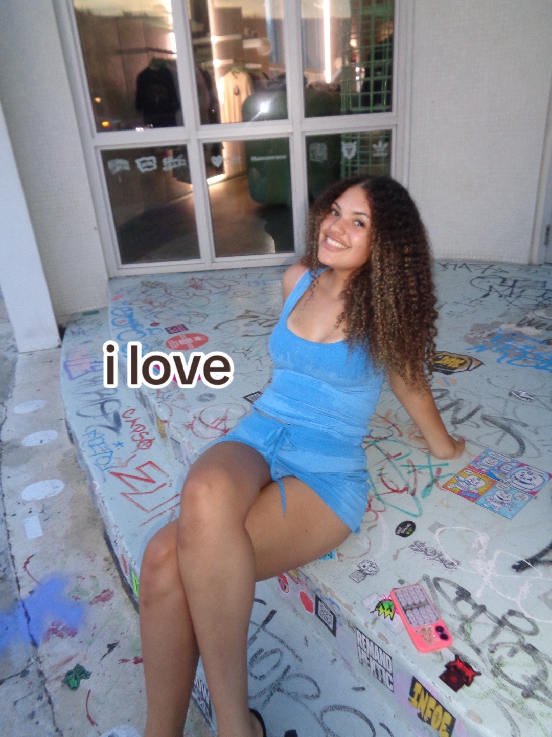 @larissa