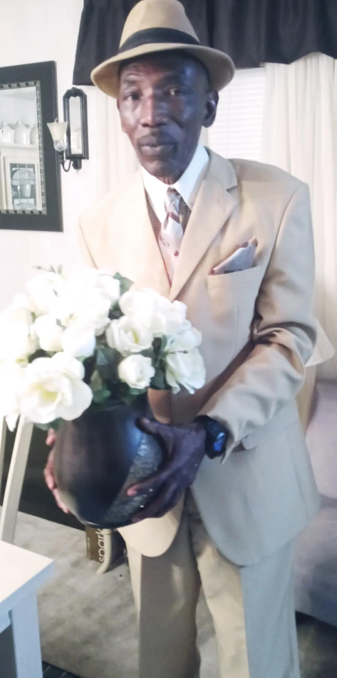 @TheGentlemanRufusRochelle