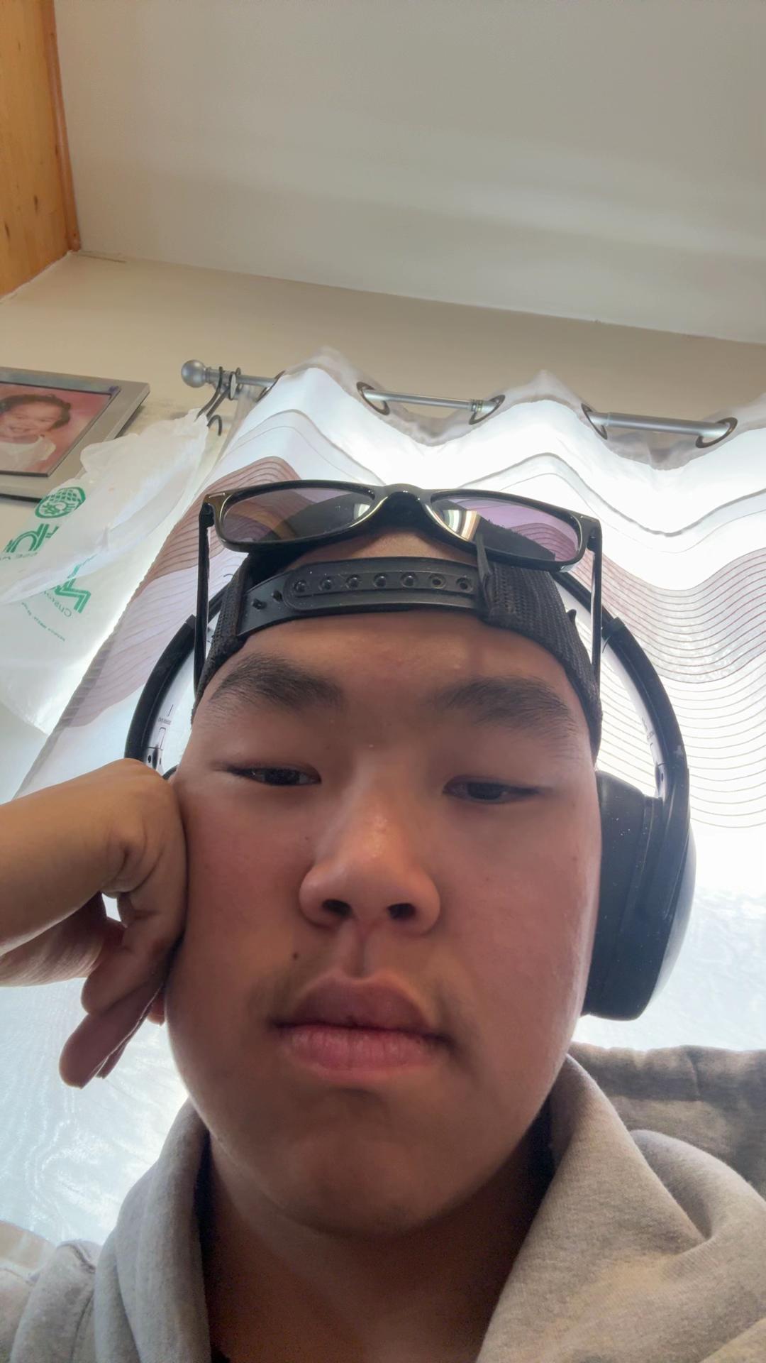 @Jr.๐ง๐
