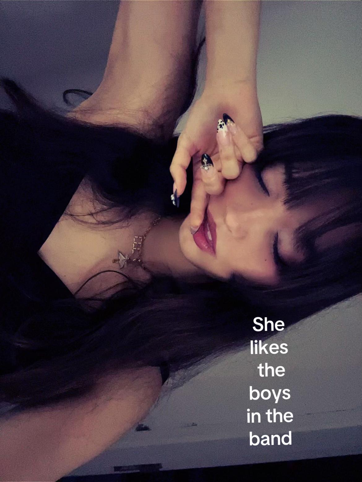 @🕸️