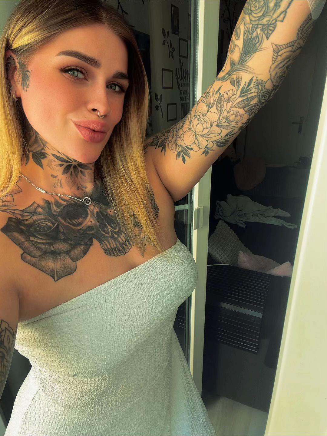 @Lealein24