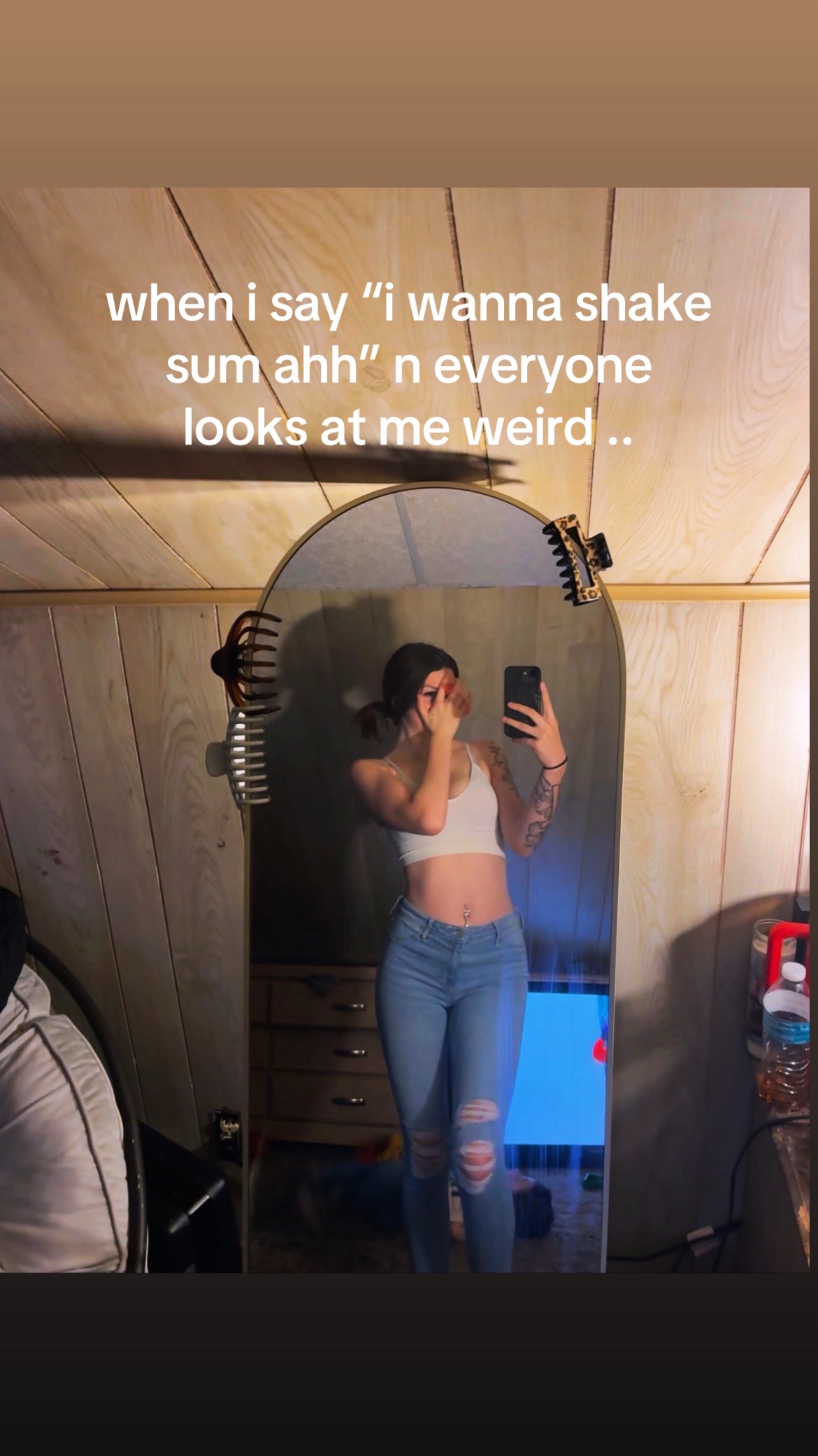 @👻