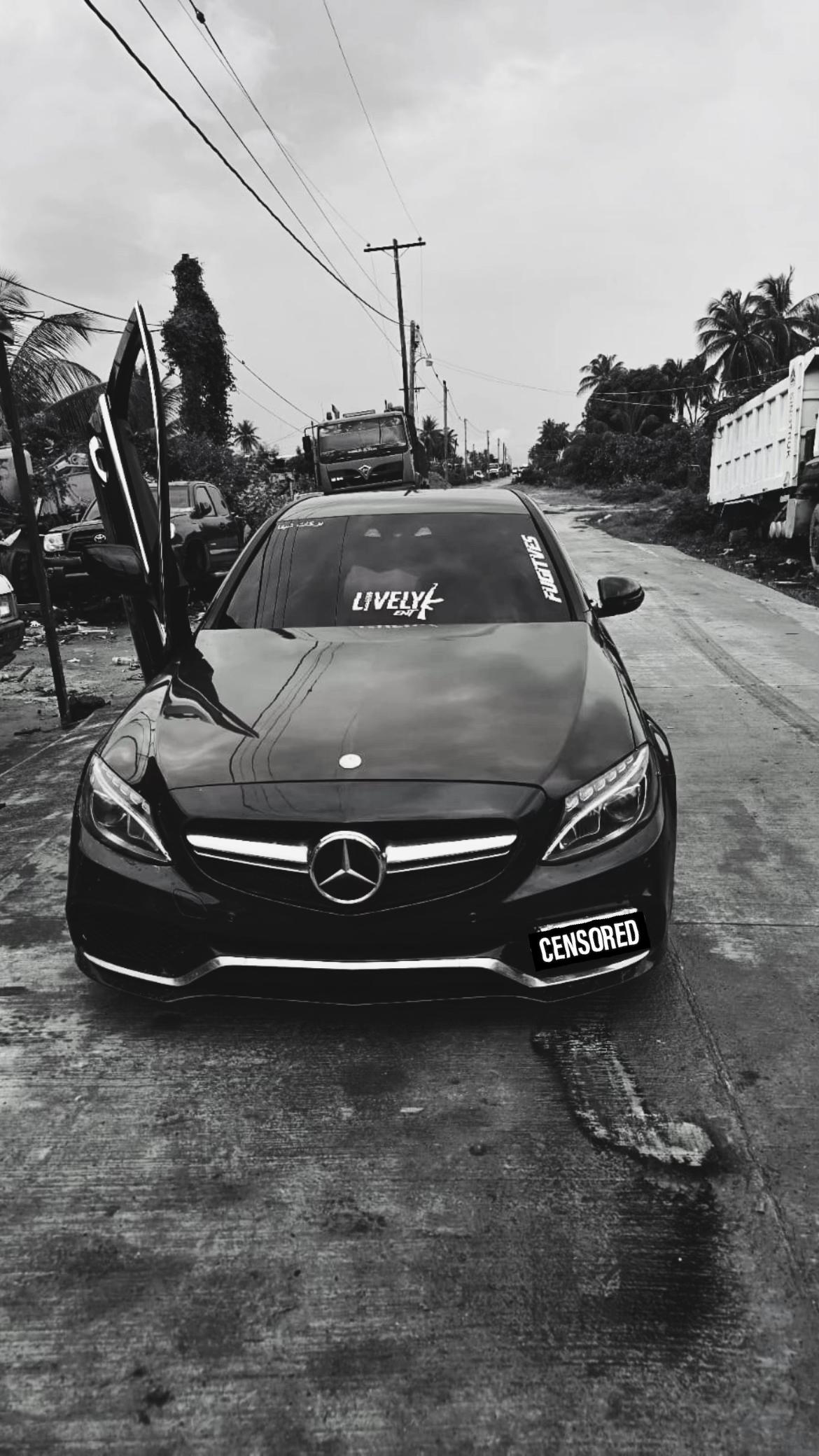 @Lively✓