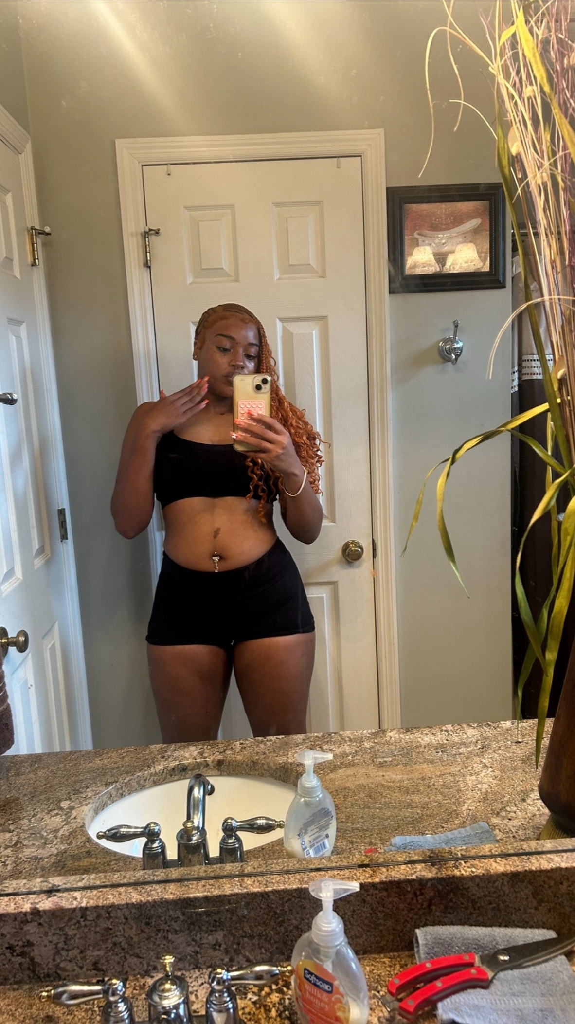 @👩🏽&zwj;🦰