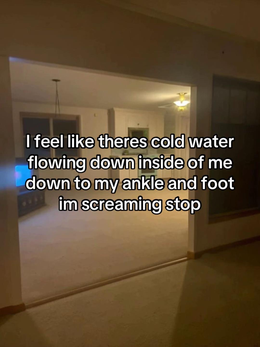 @🧍🏼♀️