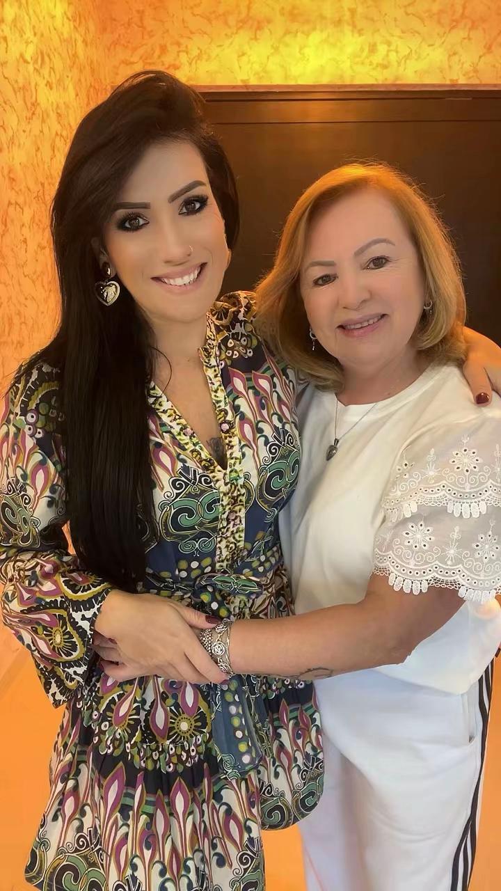 @Tati Fregonezi