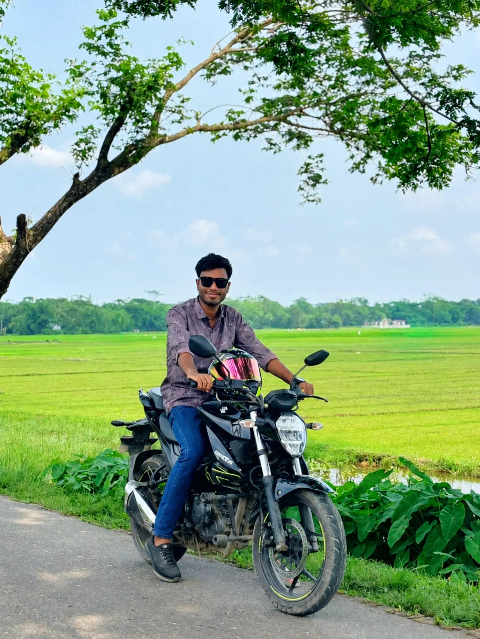 @𝑴𝒓.𝑺𝒐𝒖𝒓𝒂𝒗🇧🇩