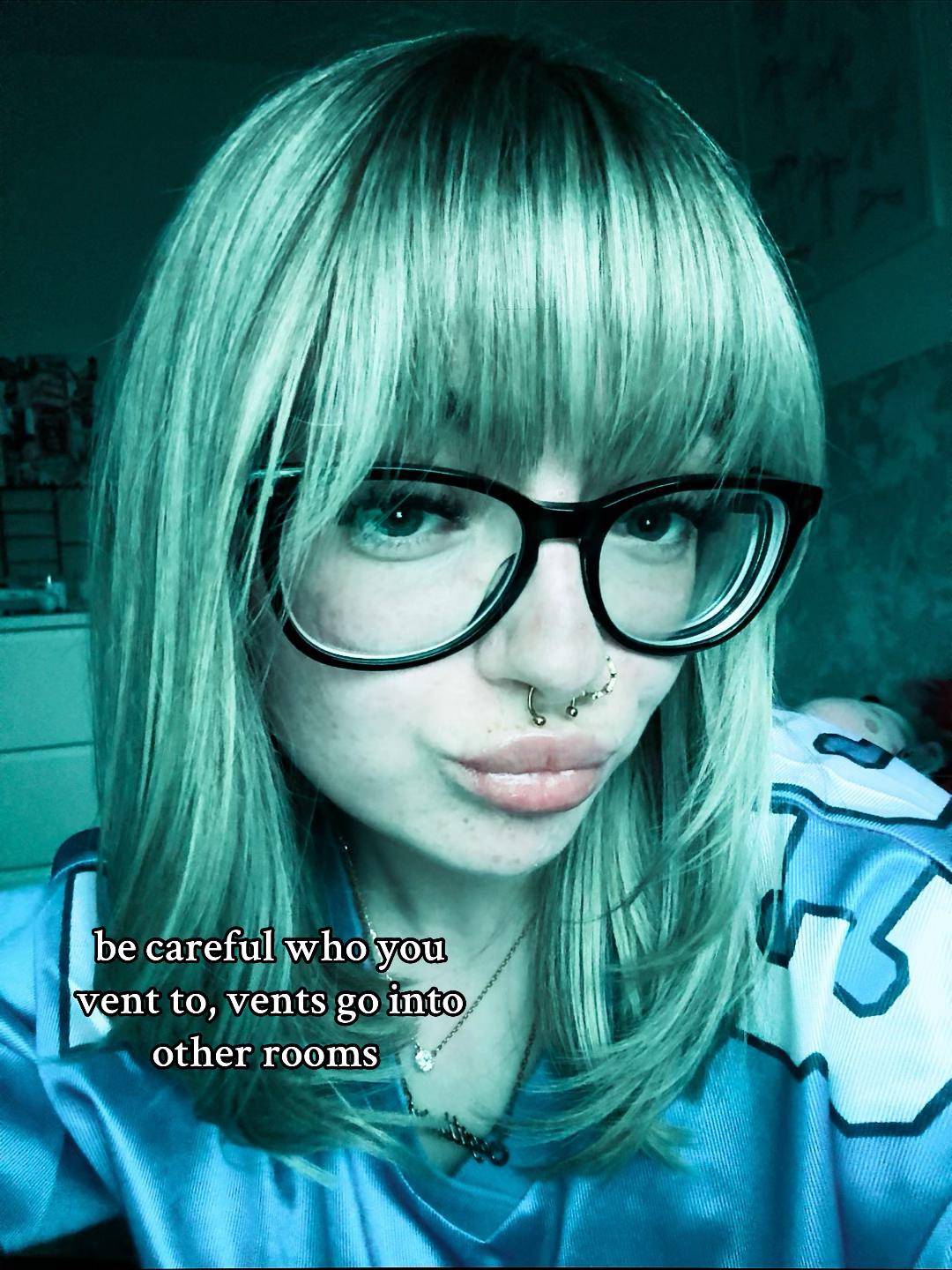 @btchesbrokenblondie 🩵