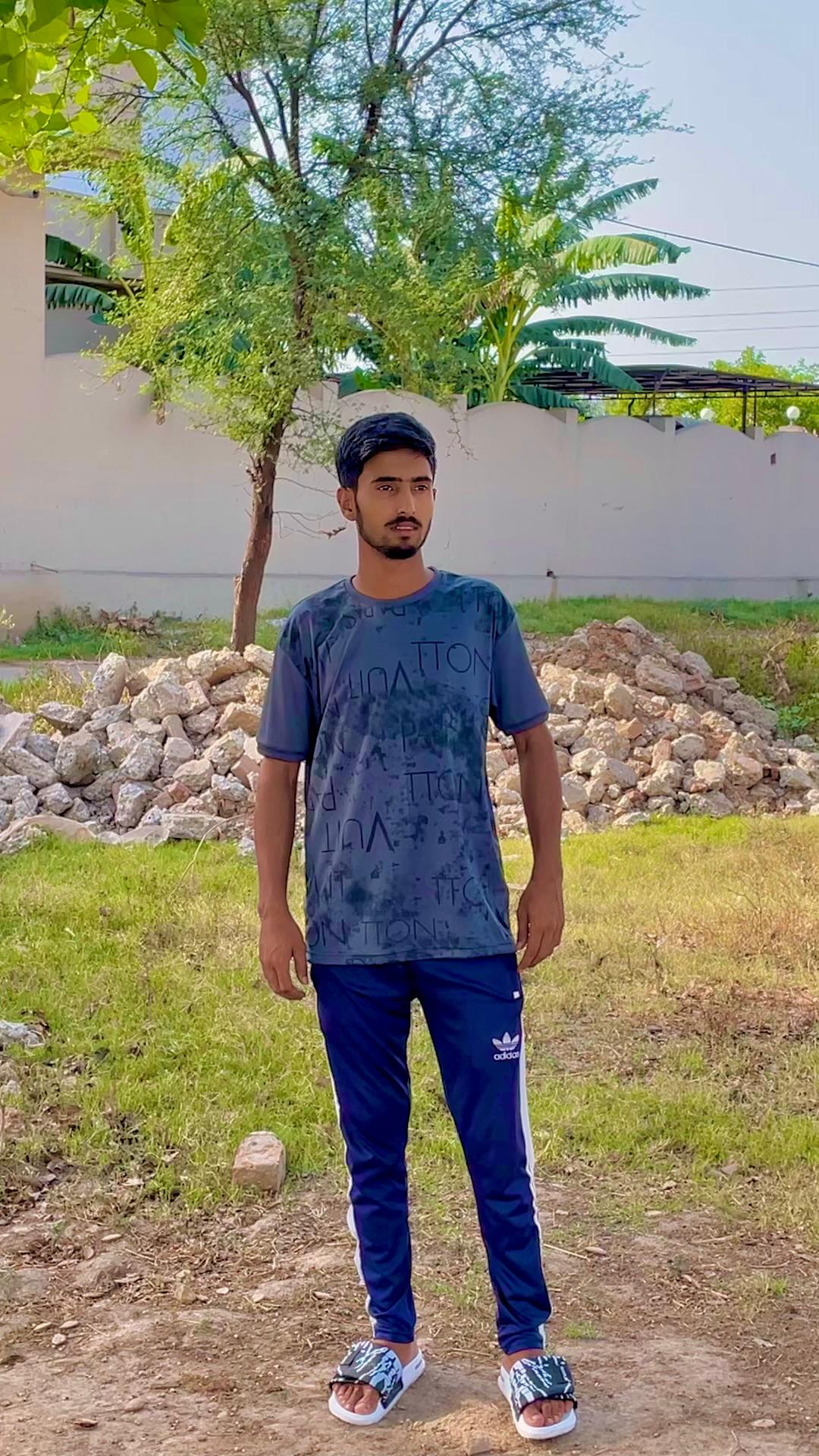 @UمA R