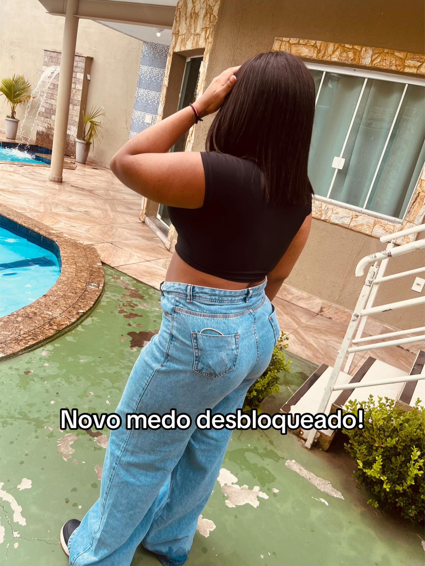 @ajuliaoficial_