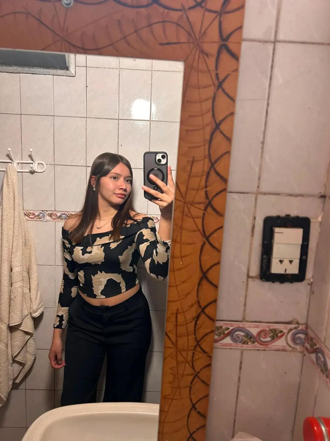@𝓶𝓲𝓲𝓬𝓪 𝓽𝓸𝓵𝓸𝔃𝓪 🦋