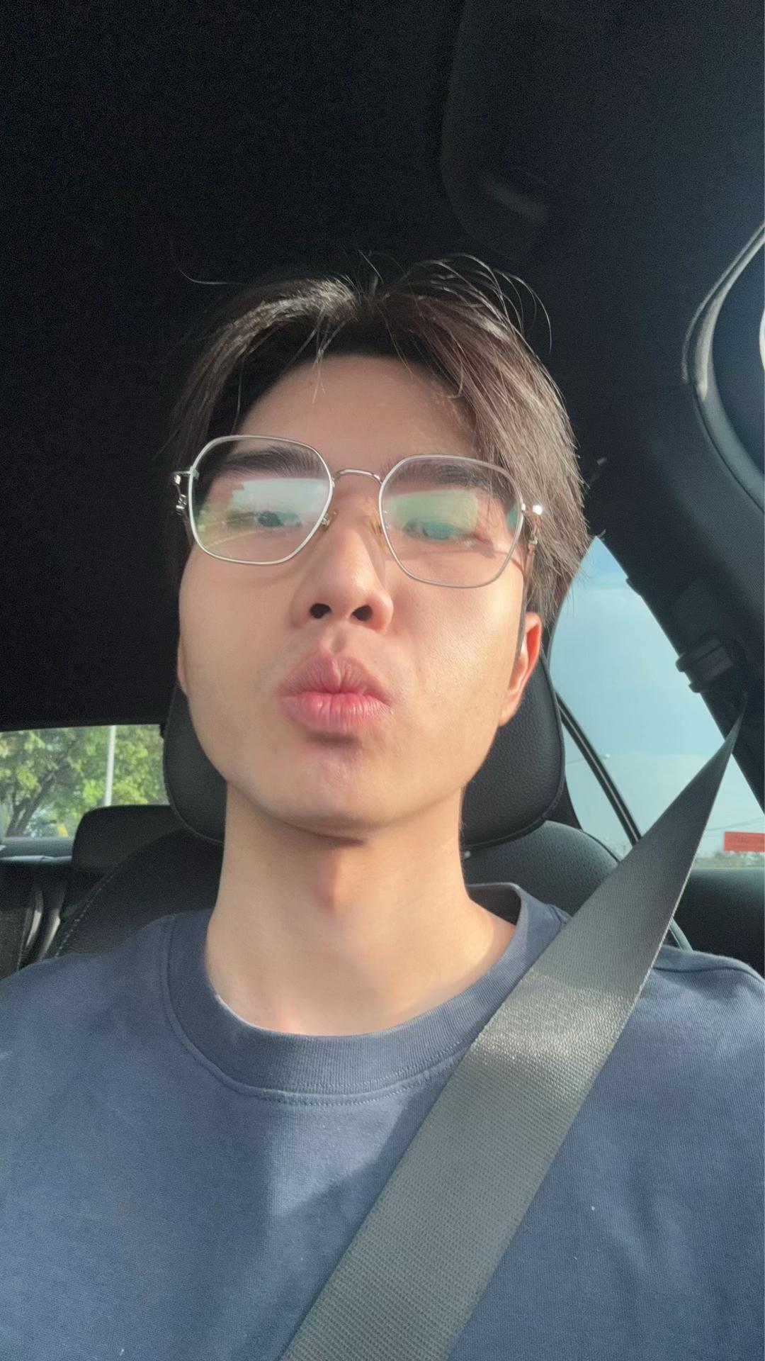 @มันนี่ชอบอยู่บ้าน