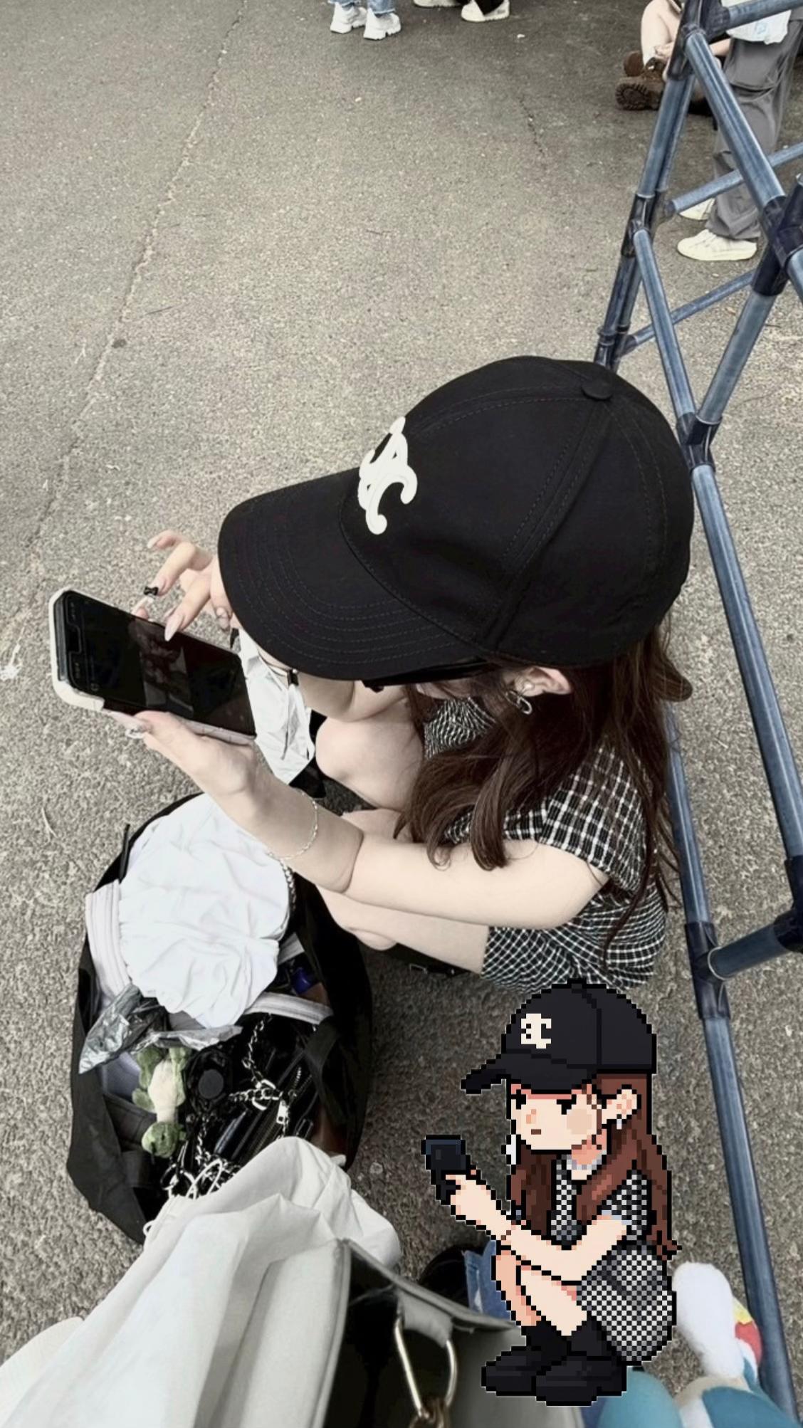 @𝐂𝐡𝐢𝐬𝐚