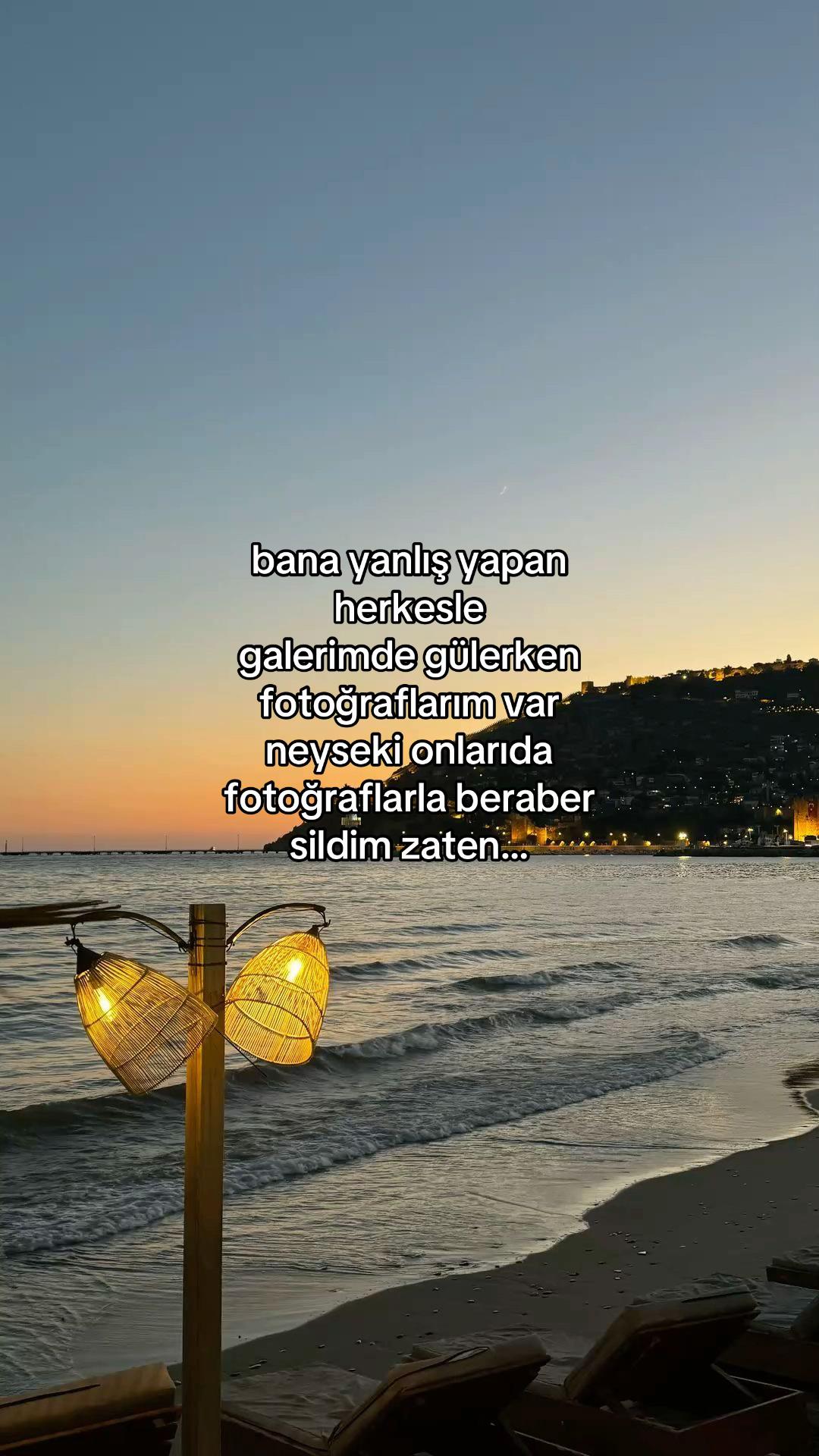 @🦋