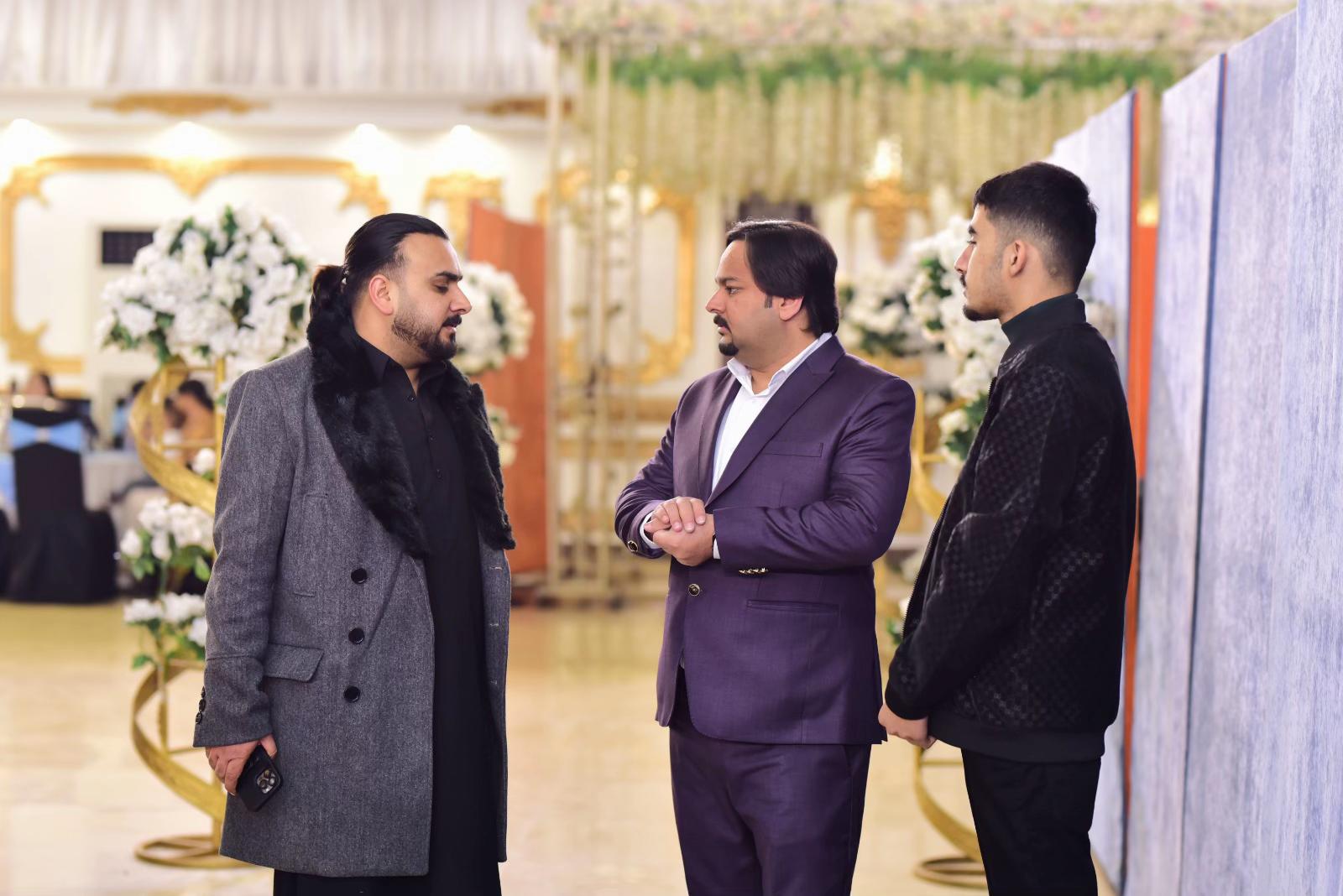 @Nadeem Mughal🇬🇧