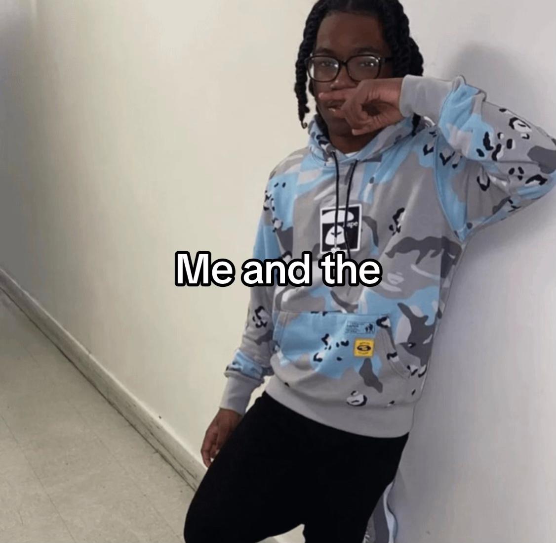 @⃟