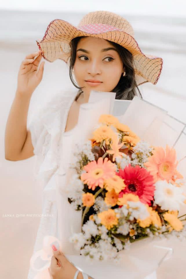 @apurwakawee 😍🌸🌼