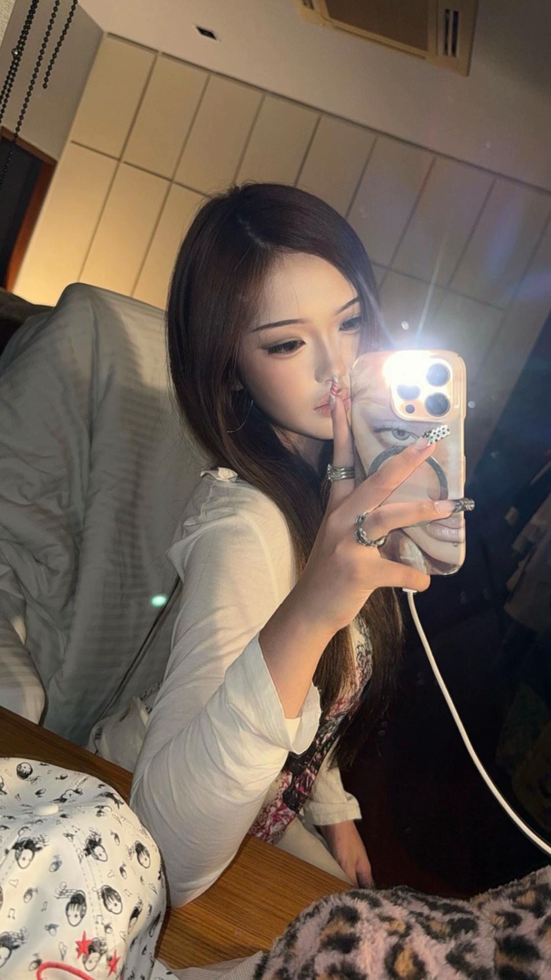 @yeshelys