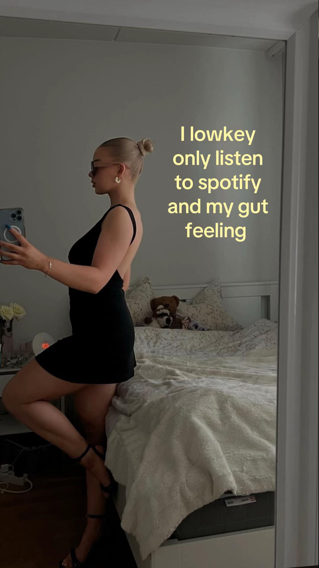@𝓡