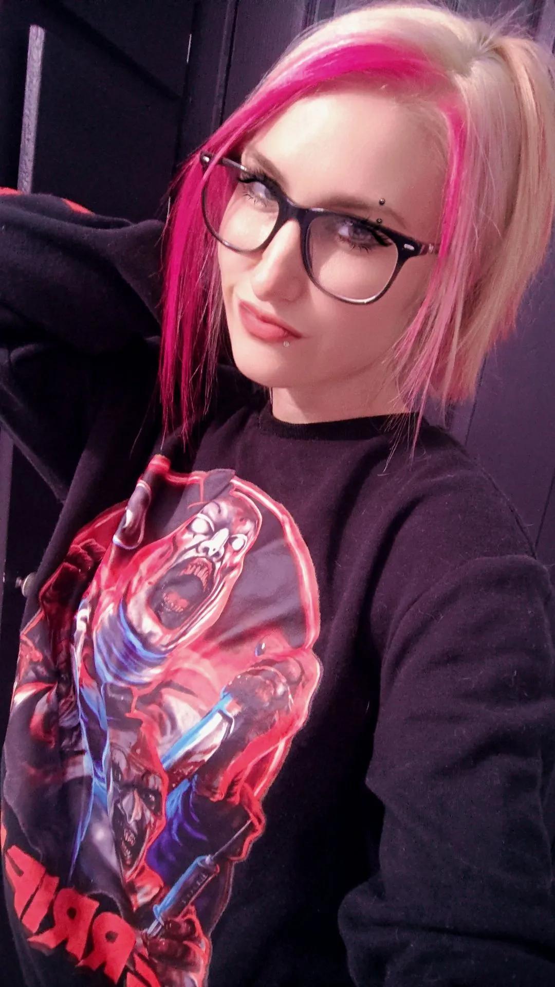 @Nadia🏴&zwj;☠️