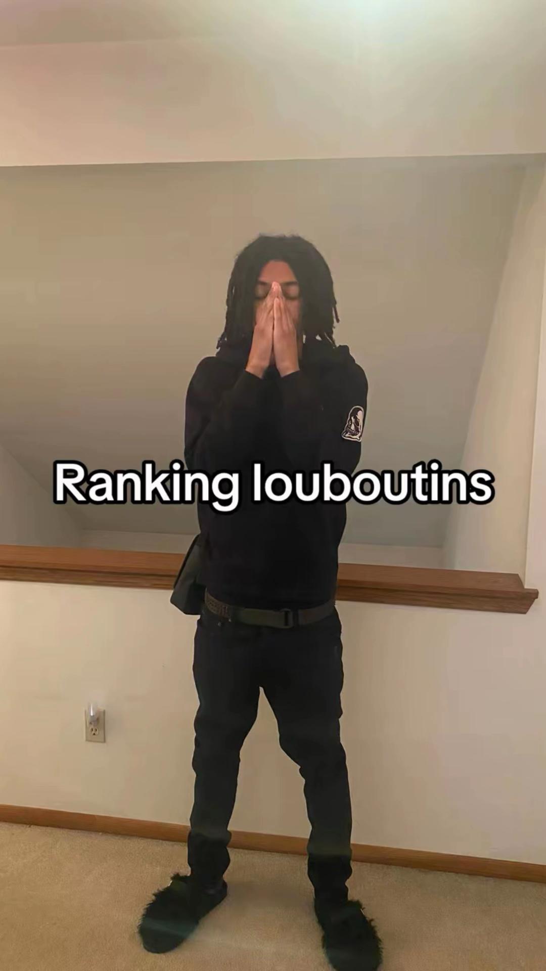 @⃟