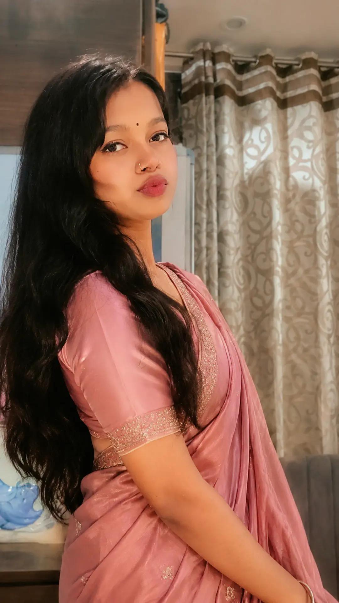 @Chandrika💫💗😎