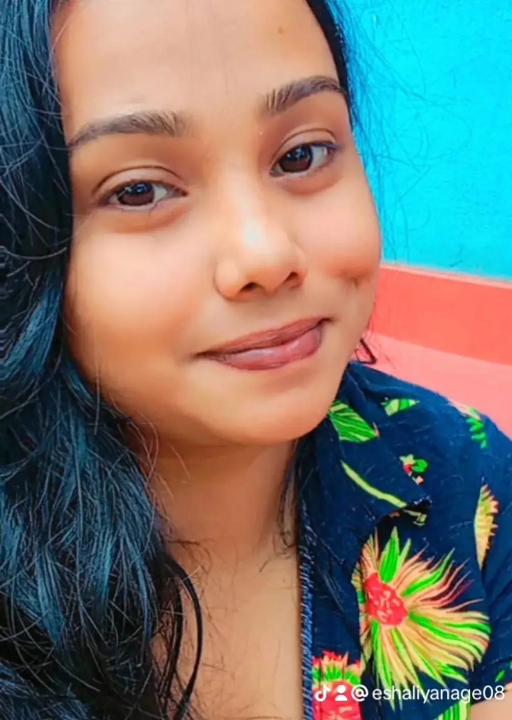 @*ඉශා. LIYAnage🖤🕊️