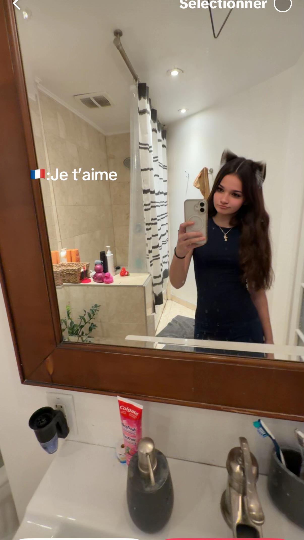 @𝑅𝑜𝓂𝒾𝑒🌺