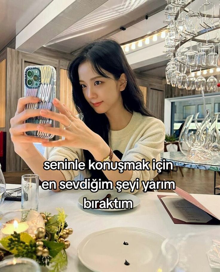 @jisoo hayatır gerisi yalandır