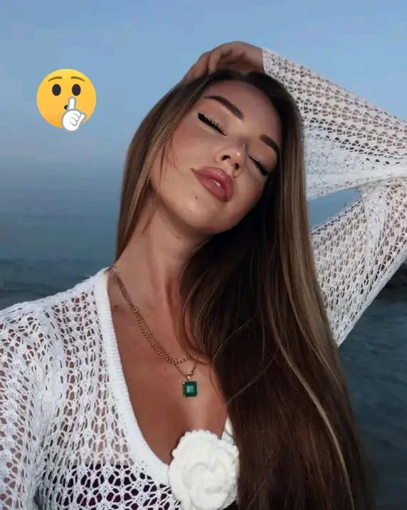 @LEYLA🍓🦋💫