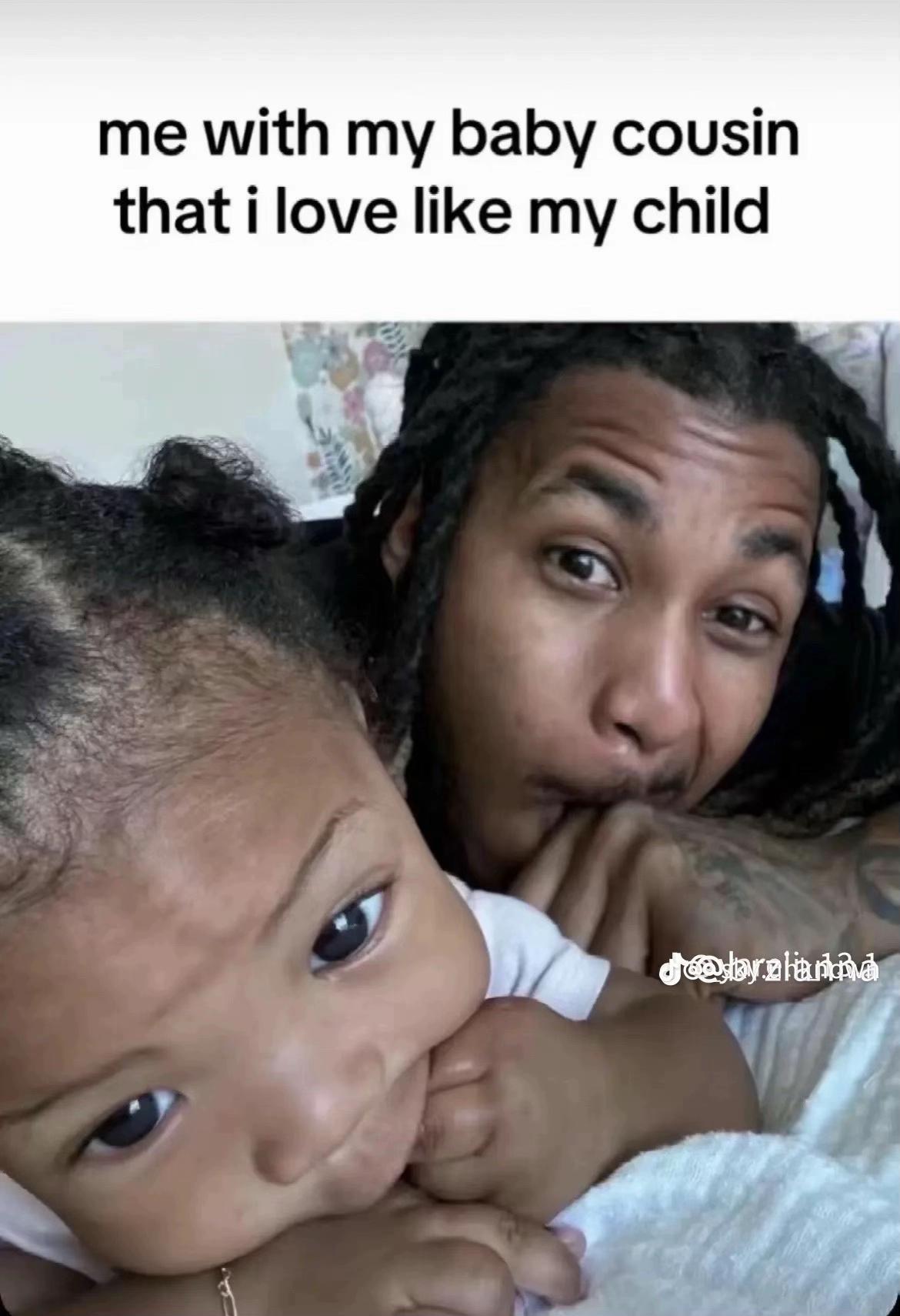 @niaabaee__