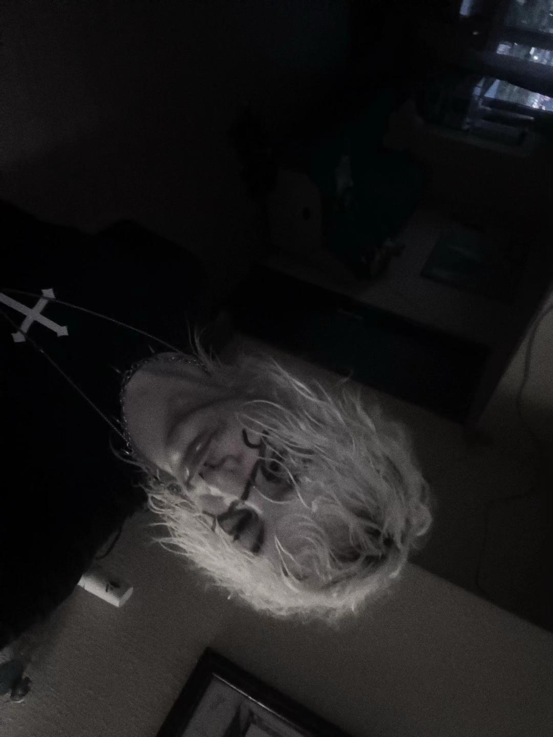 @❉
