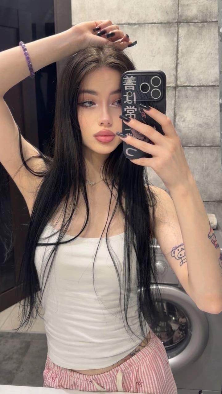 @mia_gothgirl
