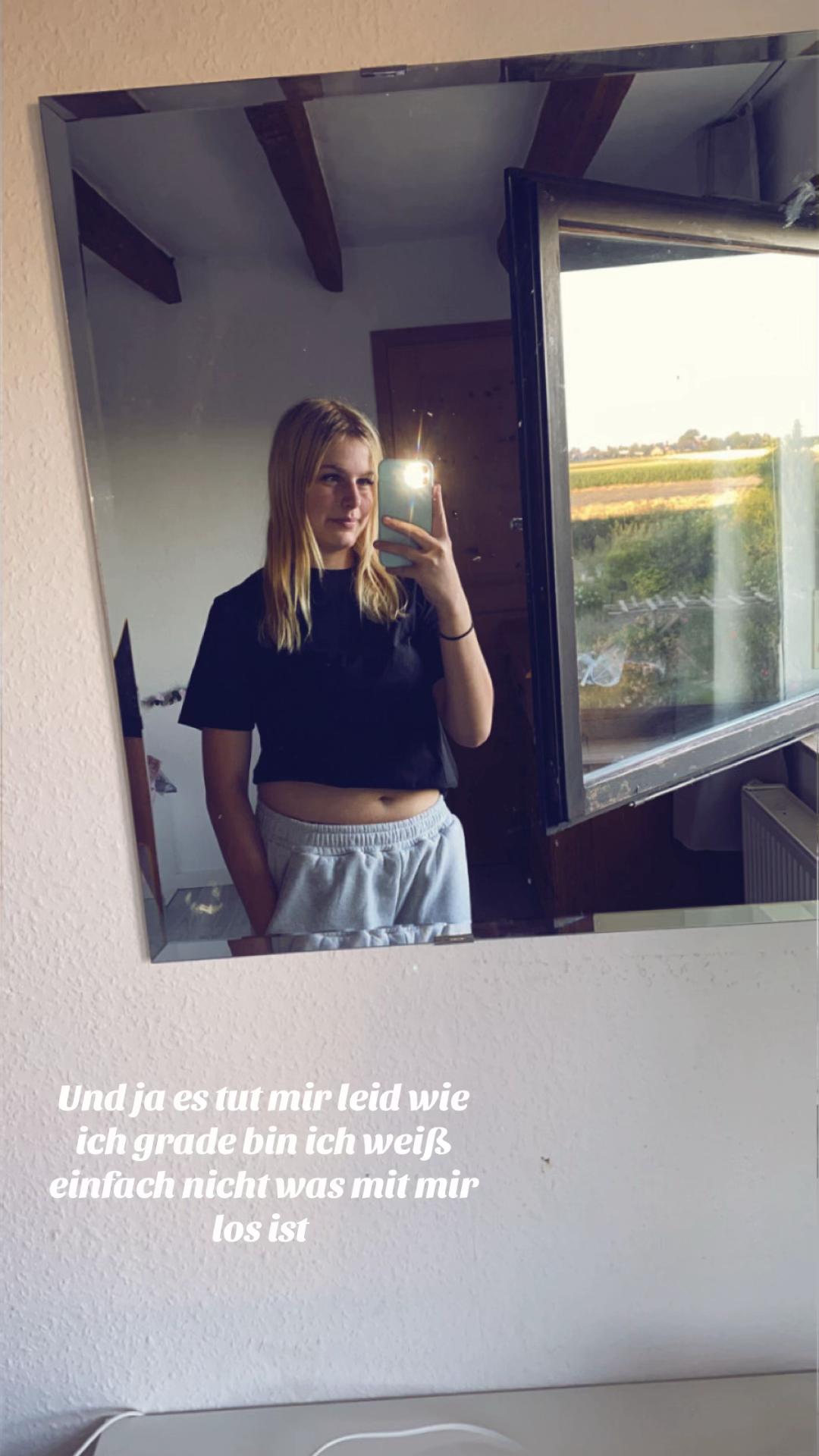 @𝐙𝐨𝐞