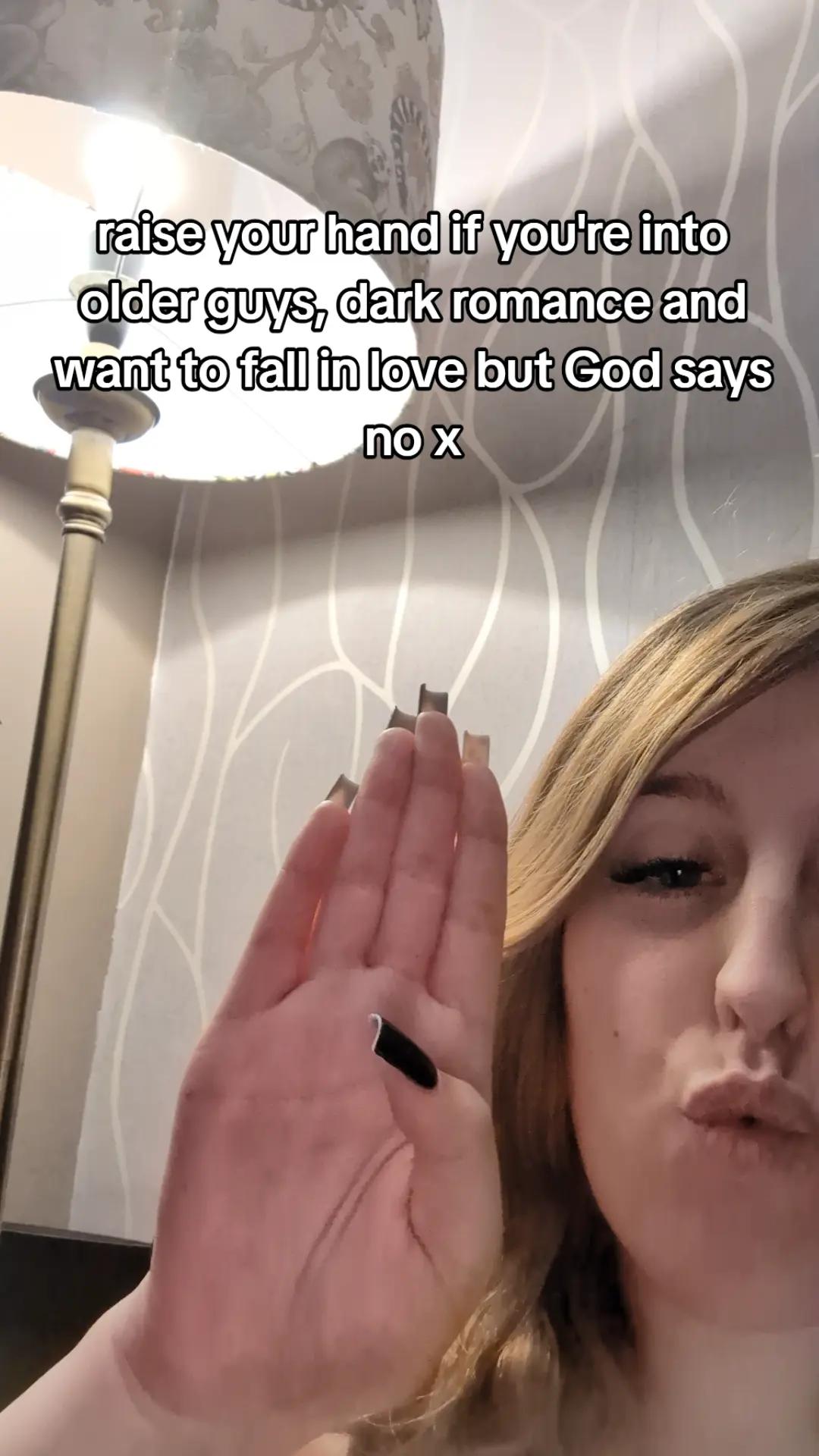 @TeeTalia<3