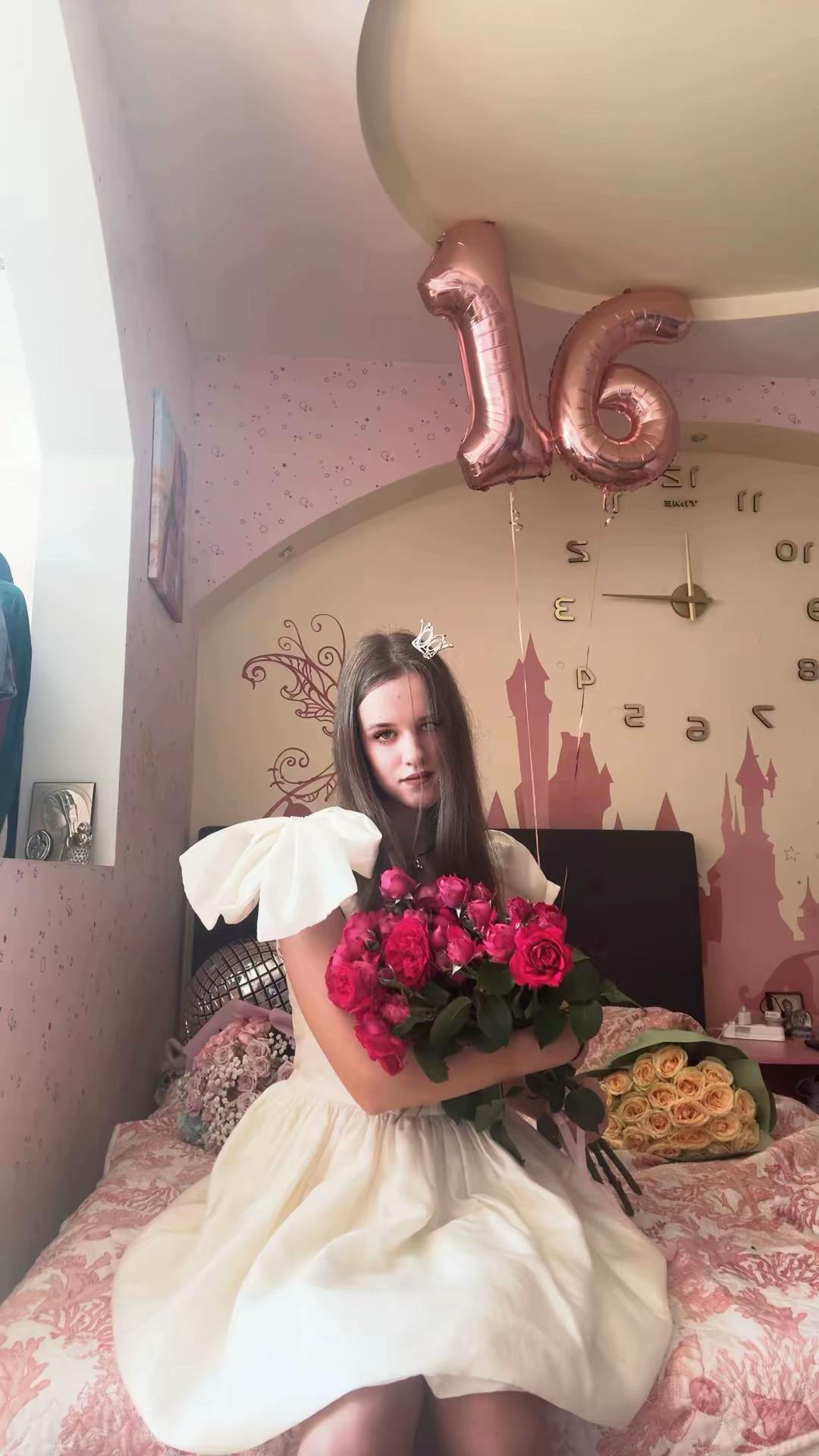 @Polina🫅model