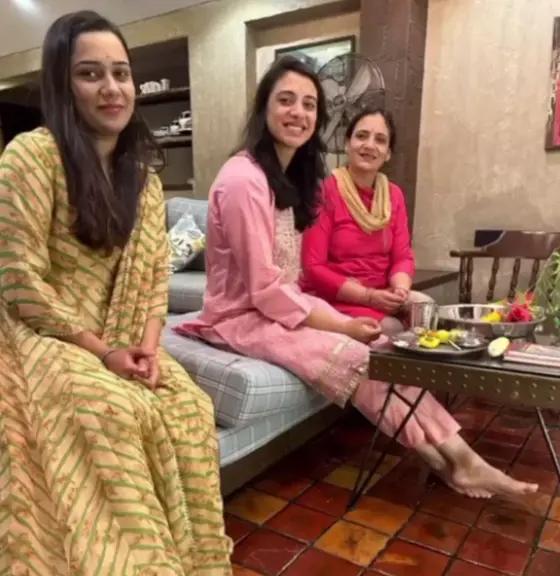 @Smriti Mandhana 18