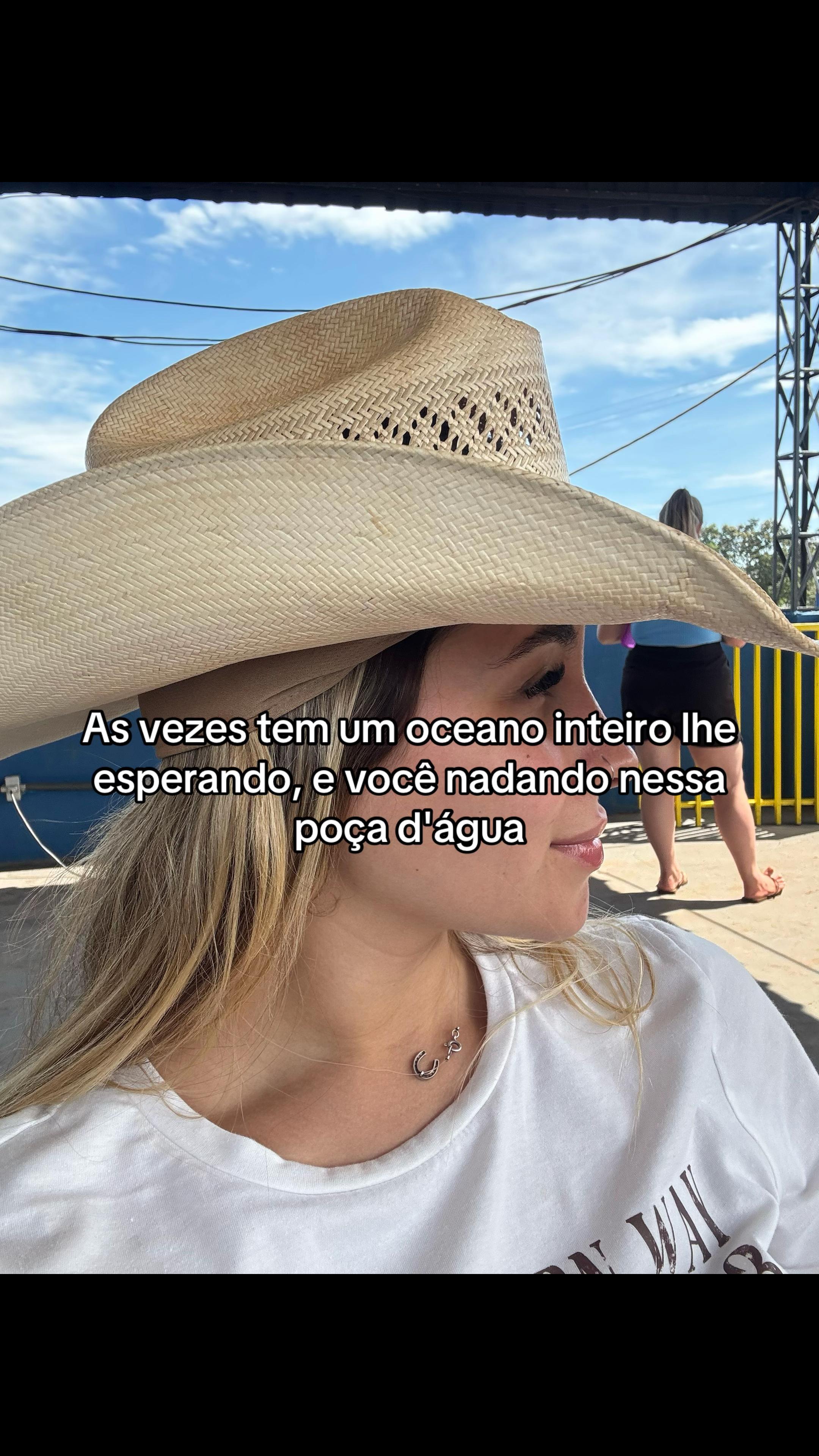 @AnaBazagliaa