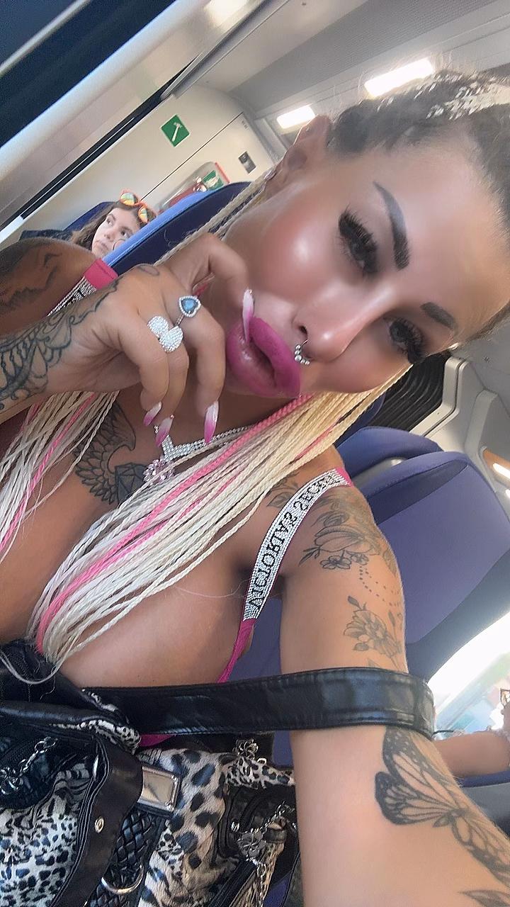 @thehardbarbie