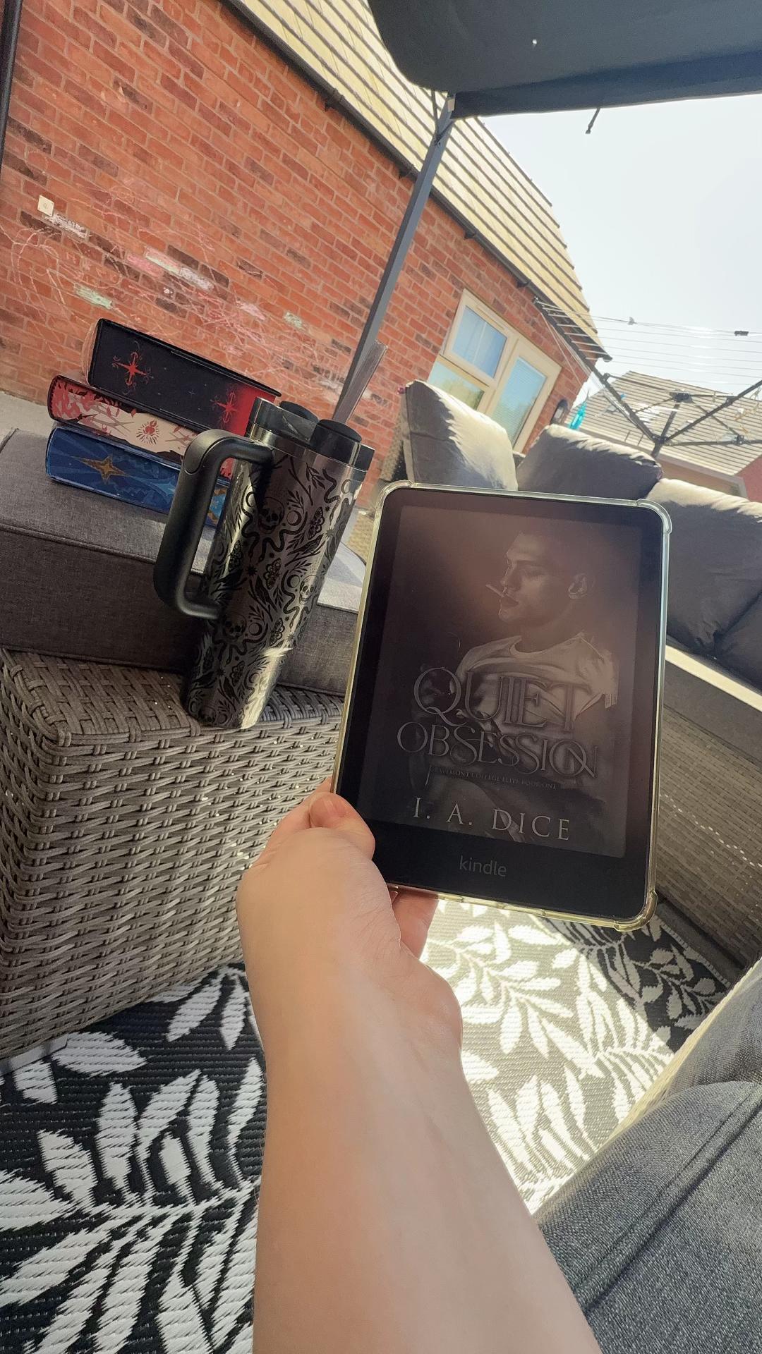 @📚 PlotTwistPixie 🧚&zwj;♂️