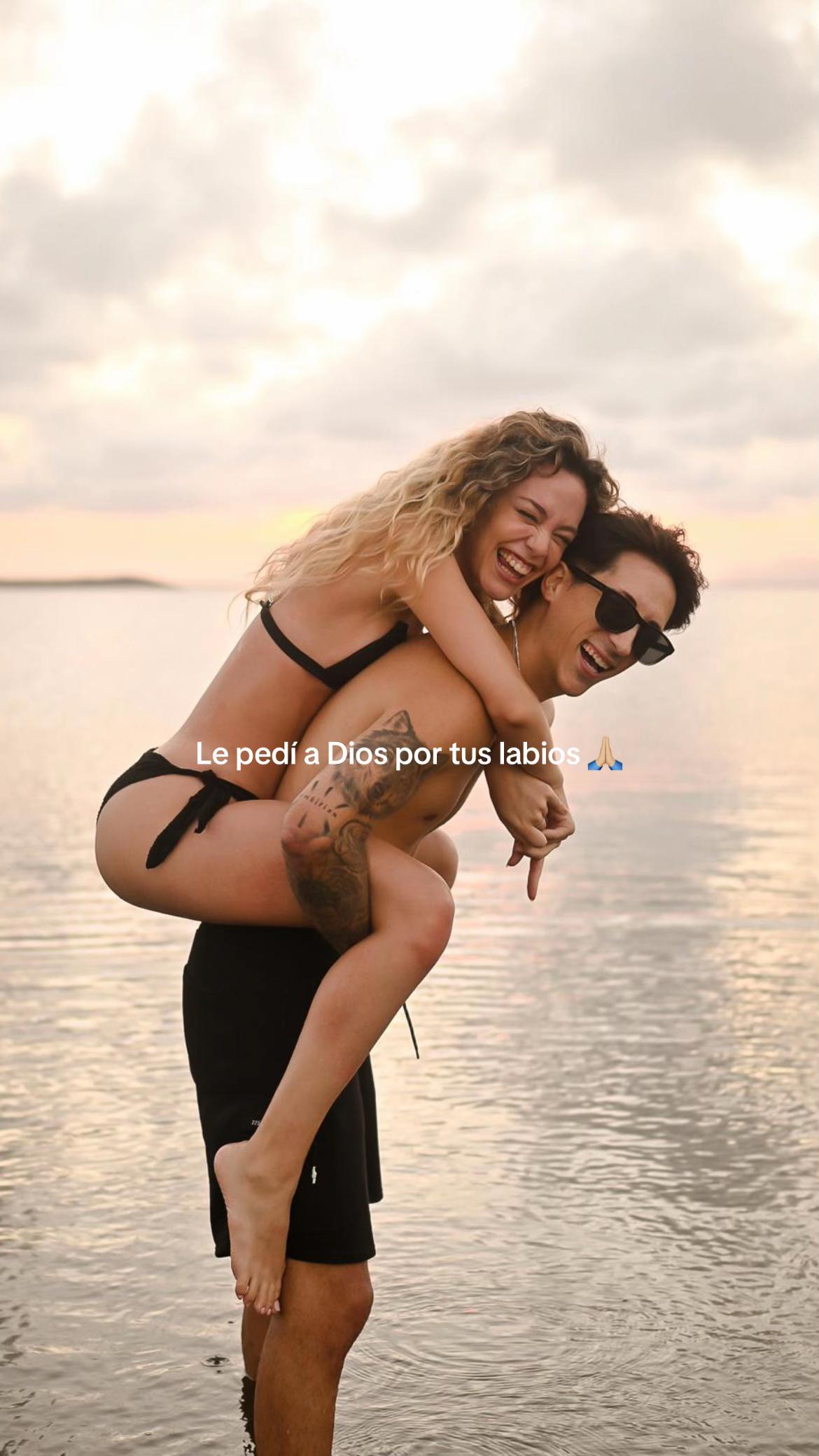 @Clau.