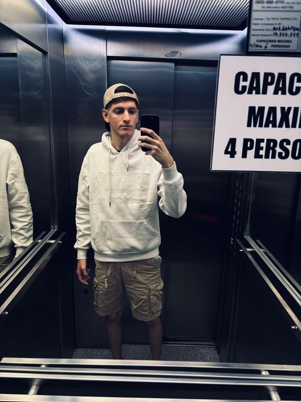 @Santi Mina