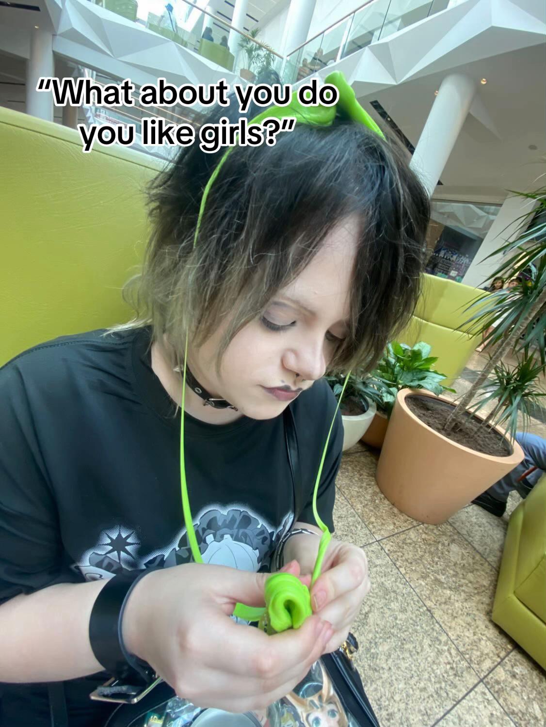 @๐ฐ๐๐๐๐ โ • โ