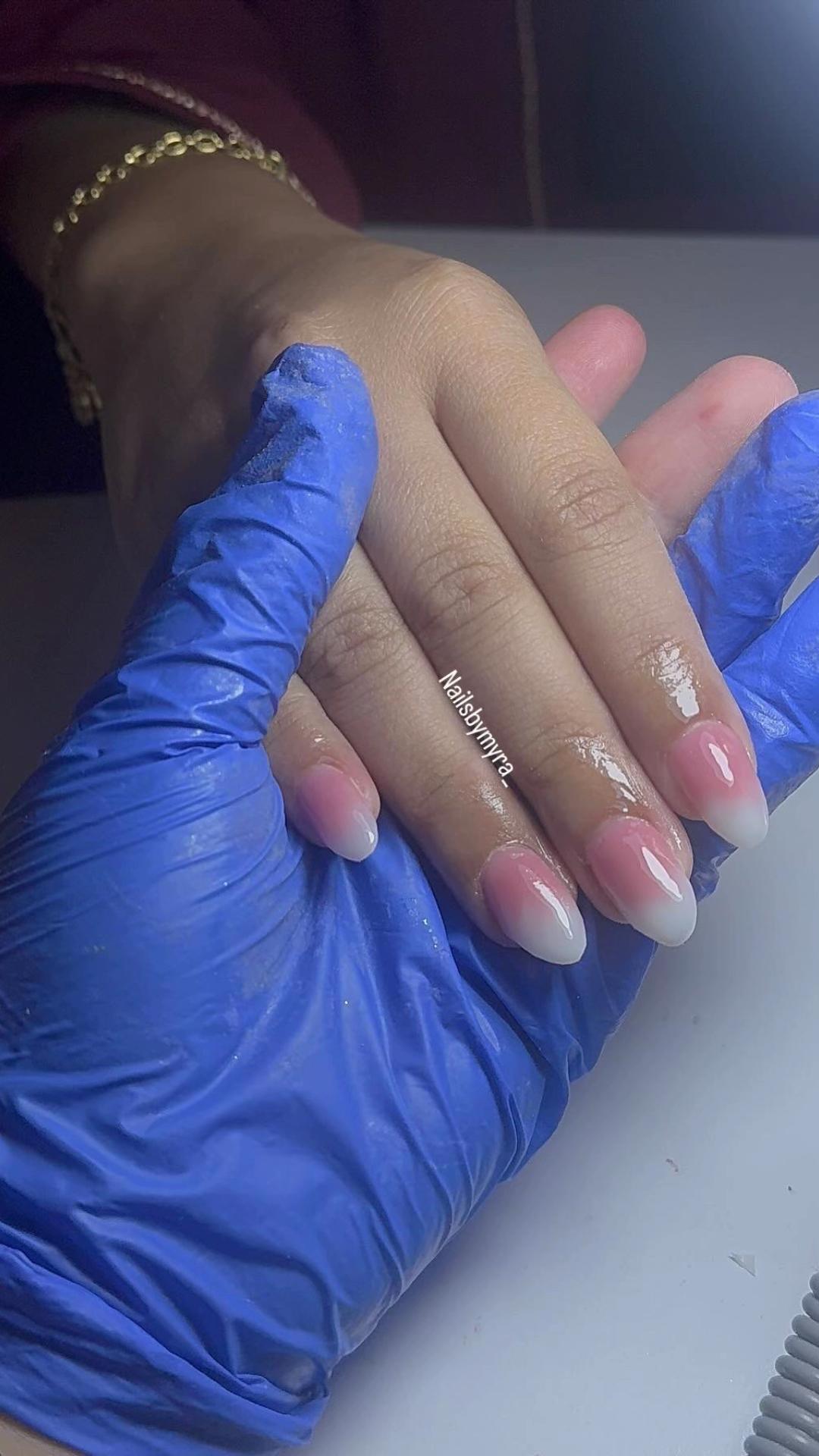 @Nailsbymyra_