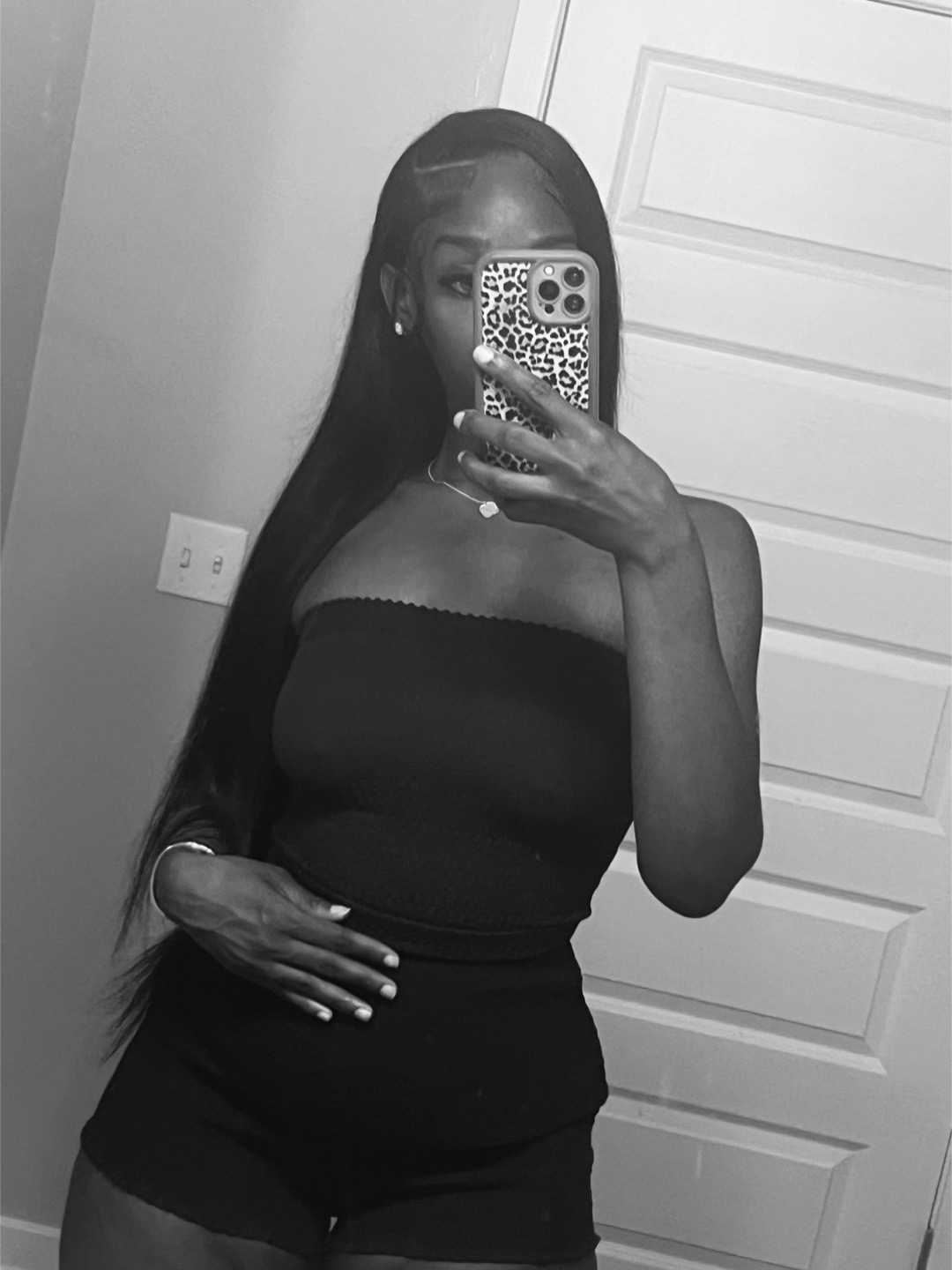 @i love pretty girls 🫦.