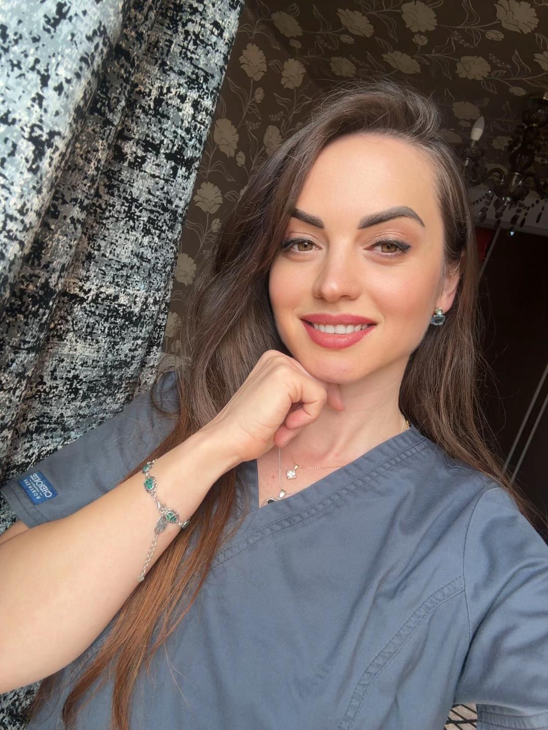 @Alina Elena156