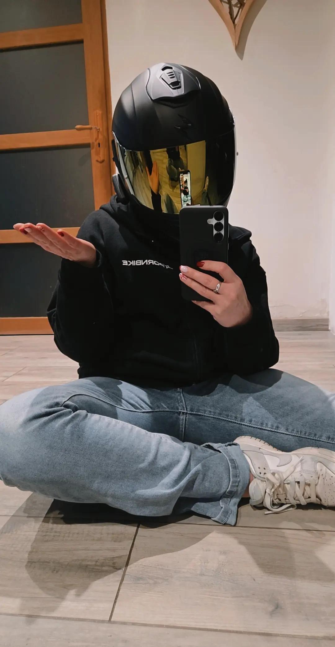 @Nyx_Ora 🖤💨
